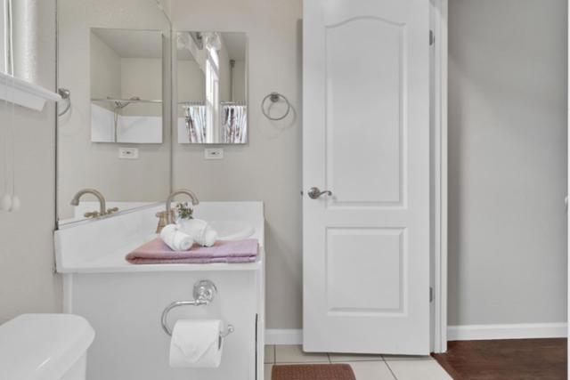 820 Via Vaquero Norte, San Juan Bautista CA: https://media.crmls.org/mediaz/0b17d762-a017-49da-bf88-a24e62696794.jpg