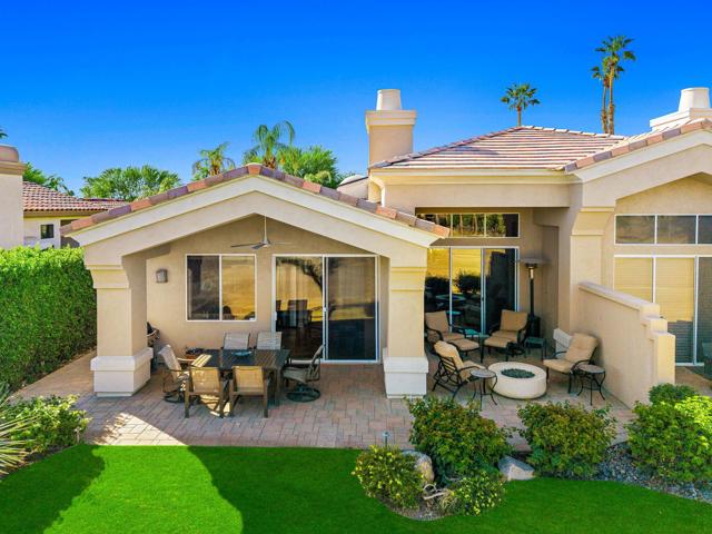 416 Desert Holly Drive, Palm Desert CA: https://media.crmls.org/mediaz/0b18c681-d03c-4231-a641-4da91a0e4f66.jpg