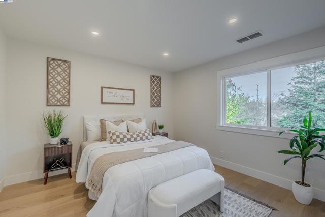 311 Foxboro Ct, San Ramon CA: https://media.crmls.org/mediaz/0b18f523-5e1e-4d83-adc1-b42538de305d.jpg