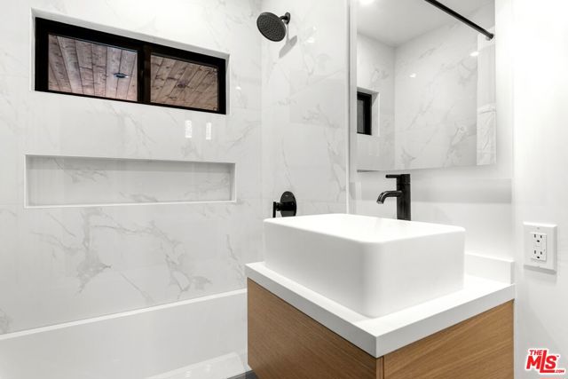 2342 S Garth Avenue, Los Angeles CA: https://media.crmls.org/mediaz/0b1959de-efe0-478f-ba63-59ce55712fe8.jpg