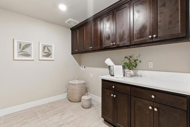 19 Waterline Place, Richmond CA: https://media.crmls.org/mediaz/0b196bbb-903f-470d-9fbf-f70ee85d6c22.jpg