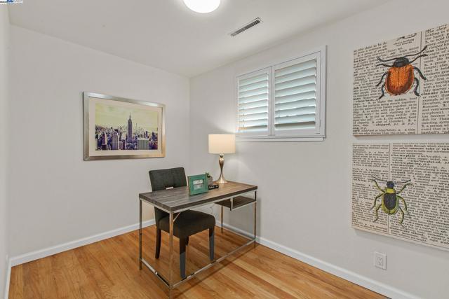 30847 Prestwick Ave, Hayward CA: https://media.crmls.org/mediaz/0b1a397b-a373-48bf-b300-e1fa770ed7a3.jpg