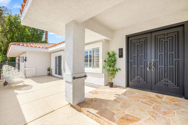 47215 Heliotrope Drive, Palm Desert CA: https://media.crmls.org/mediaz/0b1b980f-a7b9-46ba-ba18-af6e42aa7dca.jpg