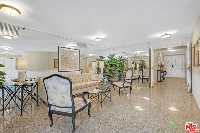 1370 Kelton Avenue, Los Angeles CA: https://media.crmls.org/mediaz/0b1d33a2-b8dd-44ec-84e3-3aa653d7c48e.jpg