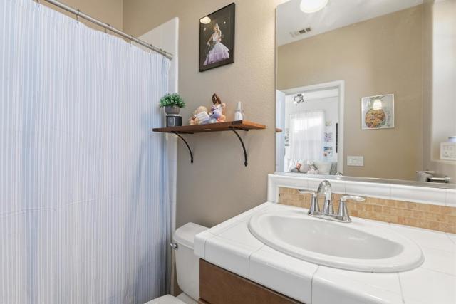 Image 15 of 27 For 653 Calle Vibrante