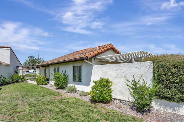 12880 Circulo Dardo, San Diego CA: https://media.crmls.org/mediaz/0b1d7b64-453c-4441-875c-7f54974a5ec3.jpg