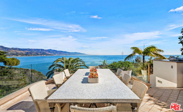 28808 Cliffside Drive, Malibu CA: https://media.crmls.org/mediaz/0b1d9dfd-2b02-440b-a747-a2d9aa5d50b2.jpg