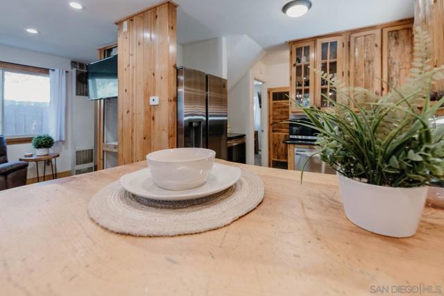 1027 W Country Club Blvd, Big Bear CA: https://media.crmls.org/mediaz/0b1dbe0b-62b2-44ca-a009-53e3b6025b93.jpg