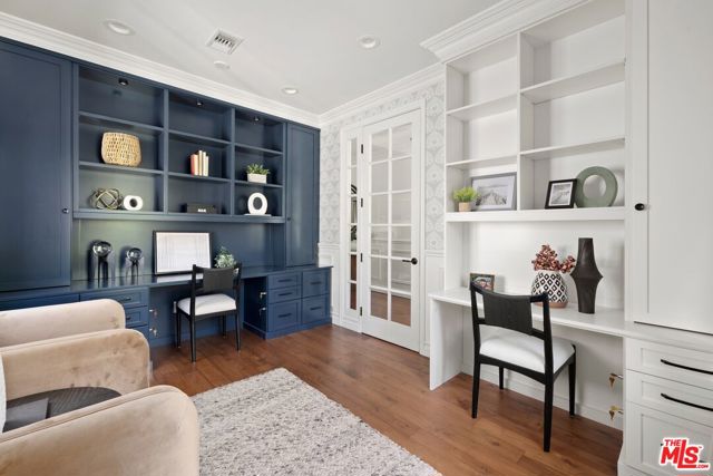 2543 Patricia Avenue, Los Angeles CA: https://media.crmls.org/mediaz/0b1e446a-59ef-441d-8efd-acf4c62a876d.jpg