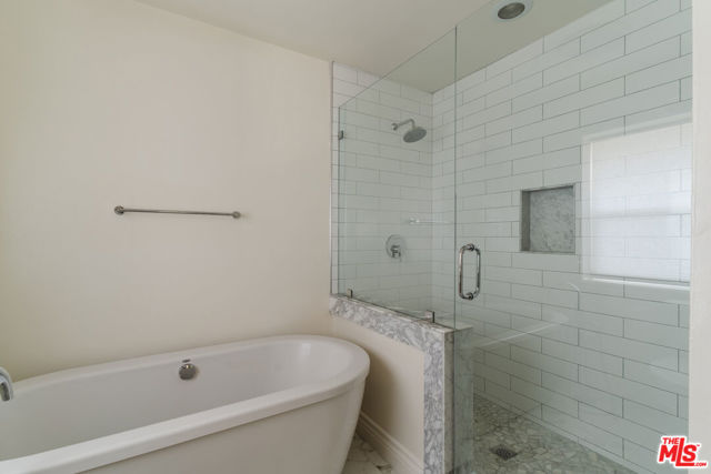 15514 Del Gado Drive, Sherman Oaks CA: https://media.crmls.org/mediaz/0b1eaf0b-63c4-4f17-8a78-cf8362eabca7.jpg