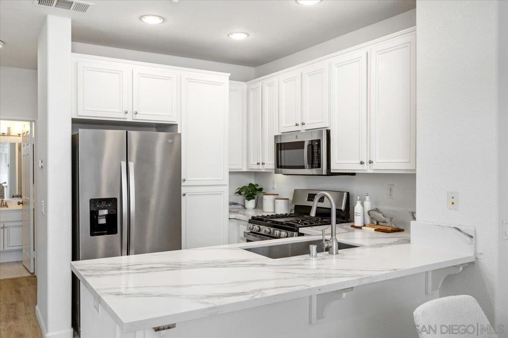 16910 Bixby St - photo 3