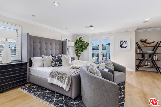 1471 S Crest Drive, Los Angeles CA: https://media.crmls.org/mediaz/0b2063fa-d743-4971-b03c-0e61939cec23.jpg