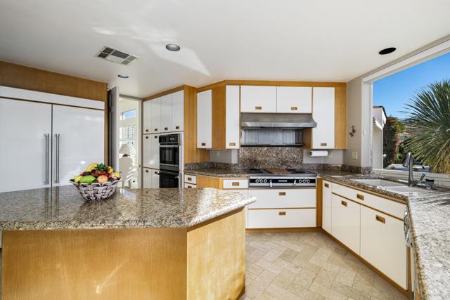 75315 Saint Andrews Court, Indian Wells CA: https://media.crmls.org/mediaz/0b209f7e-878d-498e-b11c-bfcab5a1f211.jpg