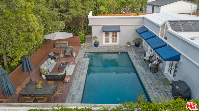 3564 Summerfield Drive, Sherman Oaks CA: https://media.crmls.org/mediaz/0b215480-6423-494b-855b-7cf066013c2a.jpg