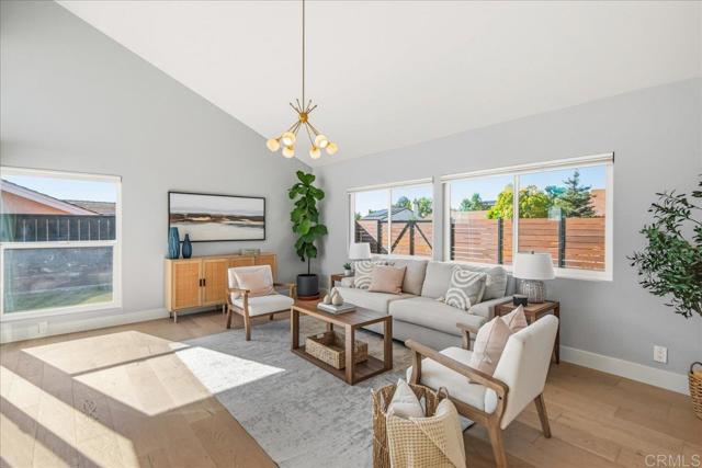 Detail Gallery Image 8 of 37 For 7310 Esfera St, Carlsbad,  CA 92009 - 4 Beds | 3 Baths