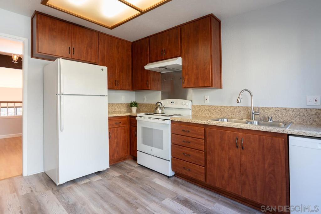 3286 Caminito Eastbluff - photo 7
