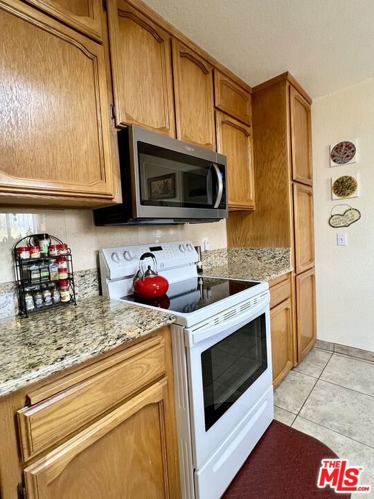 31229 Rolling Meadow Court, Coarsegold CA: https://media.crmls.org/mediaz/0b21fa93-4323-494b-abb1-c301c1e0c16a.jpg