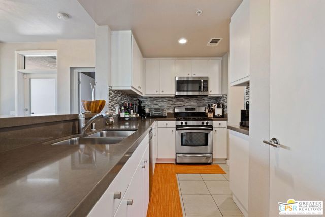 930 E Palm Canyon Drive, Palm Springs CA: https://media.crmls.org/mediaz/0b223fea-7942-4dbe-85aa-16aba2e5d5e7.jpg