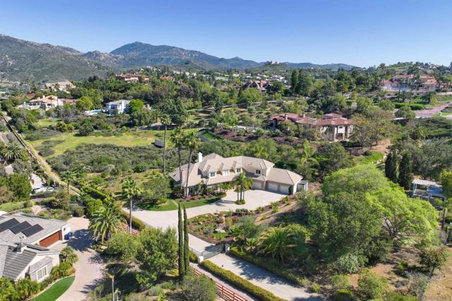 17941 Vista Lomas Dr, Poway CA: https://media.crmls.org/mediaz/0b226dc8-13b0-4ffd-b206-bcf85b0e4453.jpg