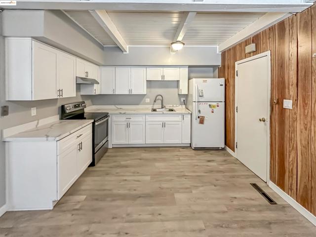 Image 8 of 15 For 9326 Bancroft Ave