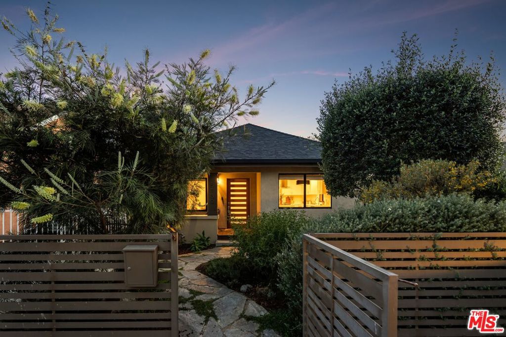 5132 Range View Avenue