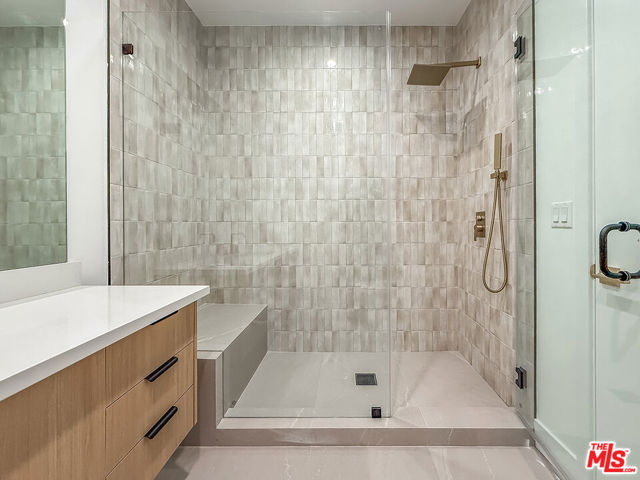 150 N Arnaz Drive, Beverly Hills CA: https://media.crmls.org/mediaz/0b24dc45-9680-4f10-8ff9-0440922bff38.jpg