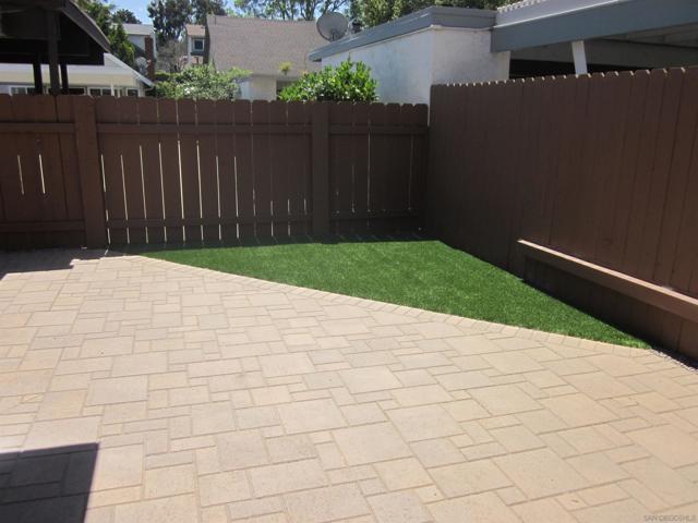 10706 Esmeraldas Dr, San Diego CA: https://media.crmls.org/mediaz/0b251a02-889b-4170-bffc-3cbdf0b20a3a.jpg