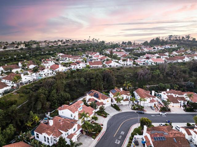4943 Marin Dr, Oceanside CA: https://media.crmls.org/mediaz/0b25ba09-736c-4569-821f-9dd59e6d6a4b.jpg
