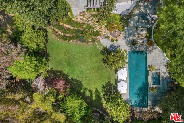 850 Muskingum Avenue, Pacific Palisades CA: https://media.crmls.org/mediaz/0b267251-1dbd-4d8f-ba58-91161cf5cbf8.jpg