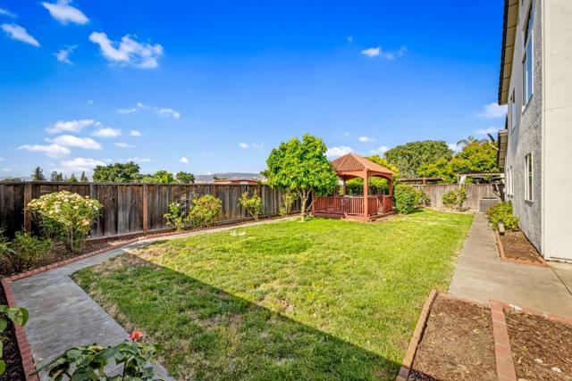 9082 Spencer Court, Gilroy CA: https://media.crmls.org/mediaz/0b27573f-bfd6-4661-8272-4148d64f1c86.jpg