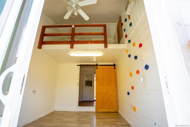12643 Castle Court Dr, Lakeside CA: https://media.crmls.org/mediaz/0b277b8e-1bfd-43b8-81c9-ab6f3a7af683.jpg