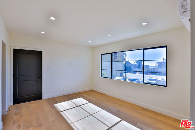 22227 PACIFIC COAST Highway, Malibu CA: https://media.crmls.org/mediaz/0b27bd08-d07f-4337-a811-0b6f21470309.jpg