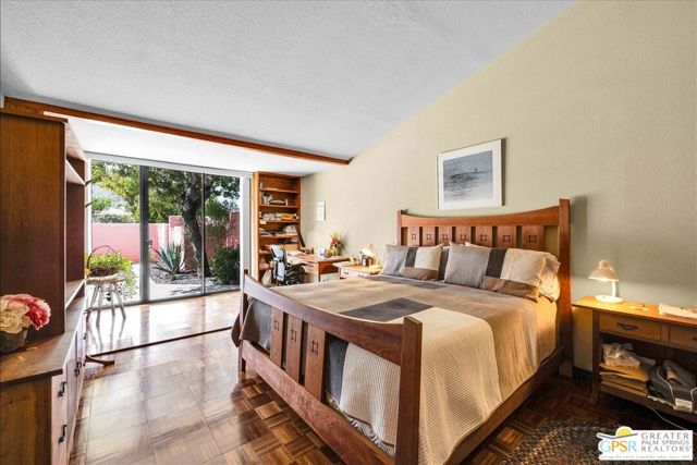 2861 Sundance Circle, Palm Springs CA: https://media.crmls.org/mediaz/0b27dac7-1e74-4e3f-82e6-62bd5ab02745.jpg