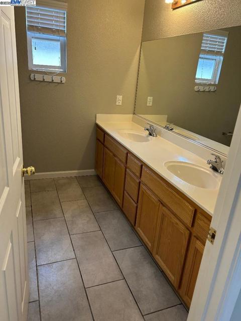 112 Gibson AVE, Bay Point CA: https://media.crmls.org/mediaz/0b281956-f60e-4050-a8b5-16a8597c0b19.jpg