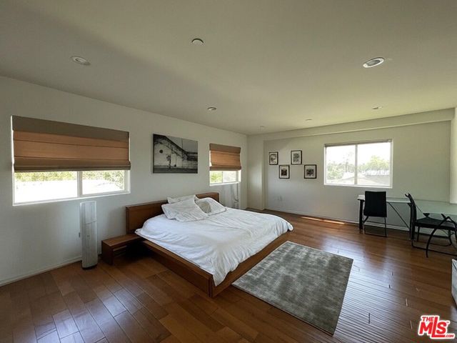6061 Cashio Street, Los Angeles CA: https://media.crmls.org/mediaz/0b2832aa-31d7-4ff4-8436-0e0506685cc7.jpg