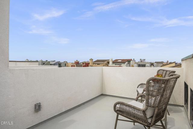 116 La Brea Street, Oxnard CA: https://media.crmls.org/mediaz/0b29778d-38a4-4357-9f8e-a70e8b903a74.jpg