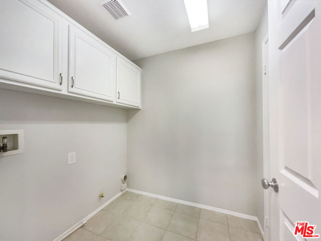 24130 Tango Drive, Valencia CA: https://media.crmls.org/mediaz/0b299d09-63e6-48db-8a63-89b0ec20617c.jpg