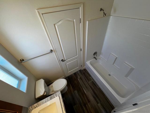 8975 Lamar St, Spring Valley CA: https://media.crmls.org/mediaz/0b2afb78-3bcd-4672-96c3-ba554ce89d46.jpg