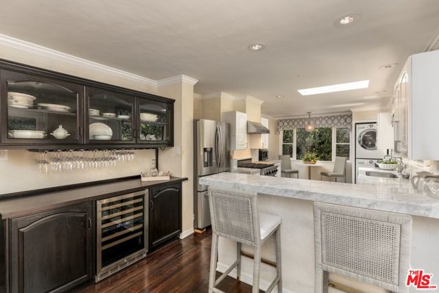 1622 Sunset Plaza Drive, Los Angeles CA: https://media.crmls.org/mediaz/0b2b1428-b6ed-4825-8f5b-aed025253c00.jpg