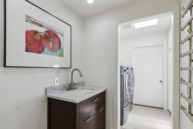 44970 Desert Horizons Drive, Indian Wells CA: https://media.crmls.org/mediaz/0b2d7e43-2876-40d5-ba86-1acb70c78257.jpg