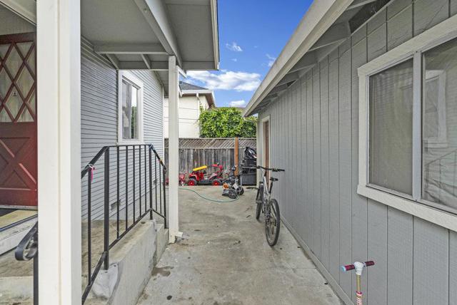 119 Ford Street, Watsonville CA: https://media.crmls.org/mediaz/0b2e01de-7c1e-4327-a1ac-2251a16a554b.jpg