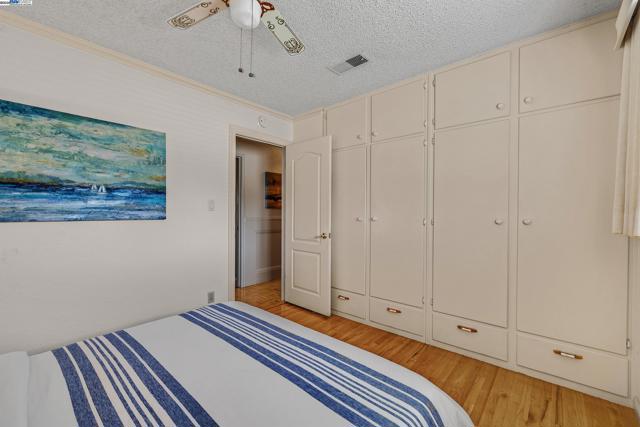 5645 Lemke Pl, Fremont CA: https://media.crmls.org/mediaz/0b2e3c24-7ac5-4263-8af8-caf79151ad60.jpg