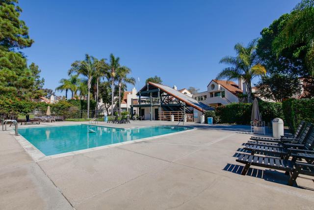 Detail Gallery Image 37 of 40 For 383 N Melrose Dr #F,  Vista,  CA 92083 - 2 Beds | 2 Baths