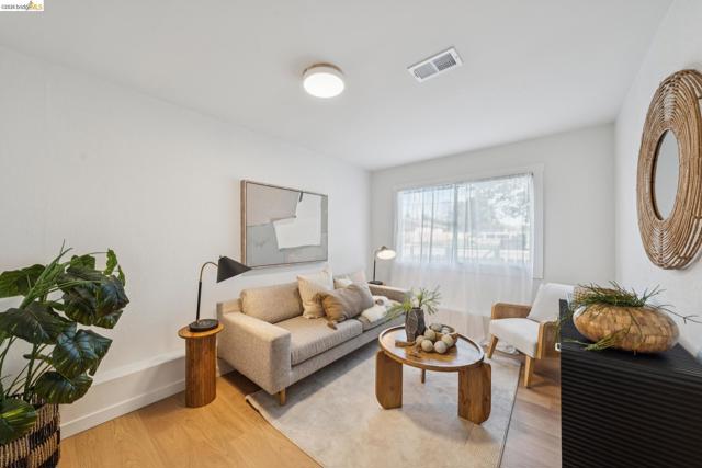5501 Mcbryde Ave, Richmond CA: https://media.crmls.org/mediaz/0b2f3232-ae7e-47e2-8d6c-20be89bee1ee.jpg