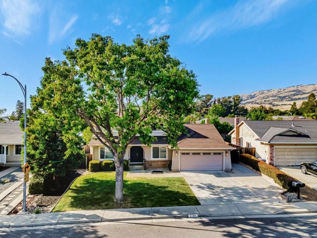 5186 Sunny Creek Drive, San Jose CA: https://media.crmls.org/mediaz/0b2f48db-ef65-4057-b02d-c7408fd4254b.jpg