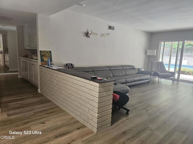 5222 Haskell Street, La Canada Flintridge CA: https://media.crmls.org/mediaz/0b2f8b00-0eb3-47c6-ae36-6870b3576a2b.jpg