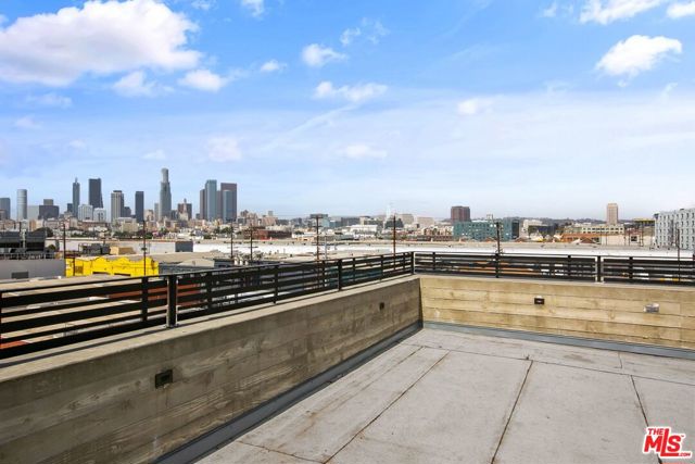 691 Mill Street, Los Angeles CA: https://media.crmls.org/mediaz/0b2f9758-16cf-43f0-8c4f-0a1952e2403d.jpg