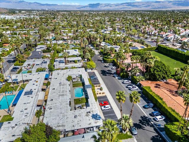 1595 S Indian Trail, Palm Springs CA: https://media.crmls.org/mediaz/0b2fd044-7cf8-49e5-a121-e9b00c391a60.jpg