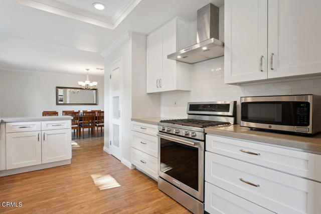 354 Larch Crest Court, Newbury Park CA: https://media.crmls.org/mediaz/0b30583f-f275-4efd-bce5-ab4d87282643.jpg