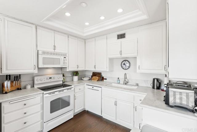 Detail Gallery Image 19 of 34 For 6986 Caminito Perico, San Diego,  CA 92119 - 2 Beds | 2/1 Baths